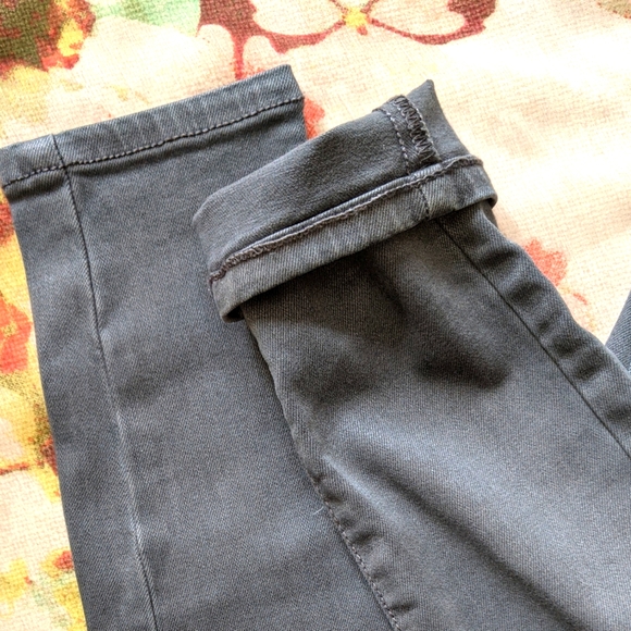 AEO Super Stretch X Highrise Jegging Jeans - Size 2 Regular - Picture 11 of 11